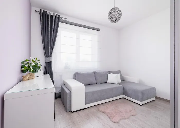 Cracow Pradnik Spacious & Family Apartment With 3 Bedroom By Renters Prestige