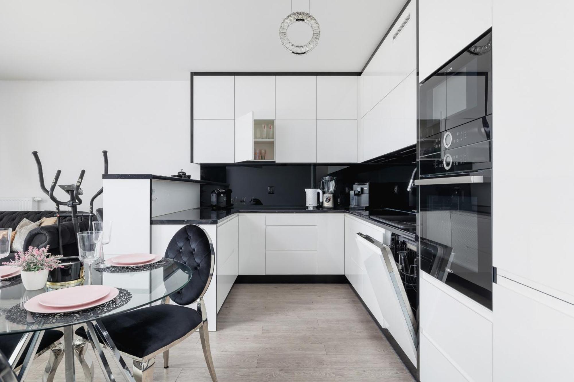 Cracow Pradnik Spacious & Family With 3 Bedroom By Renters Prestige