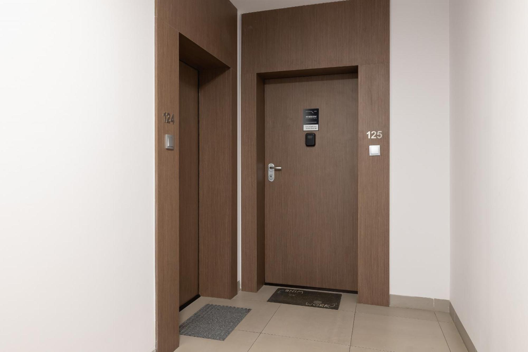 Apartment Cracow Pradnik Spacious & Family With 3 Bedroom By Renters Prestige Krakow